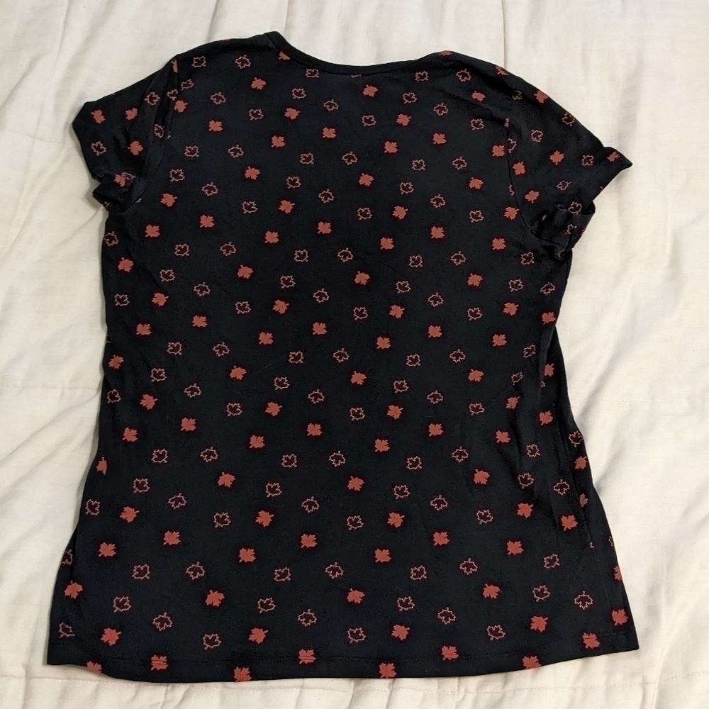 FALL leaf patterned tee size Large - Picture 5 of 6